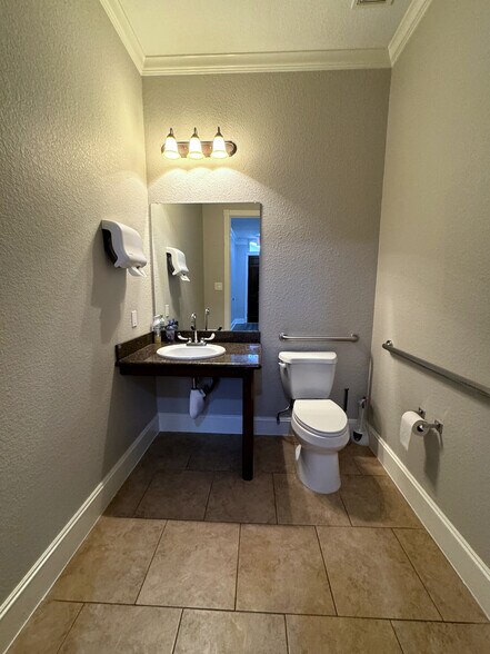 More Photos Of 11601 Spring Cypress Rd, Tomball Medical For Sale