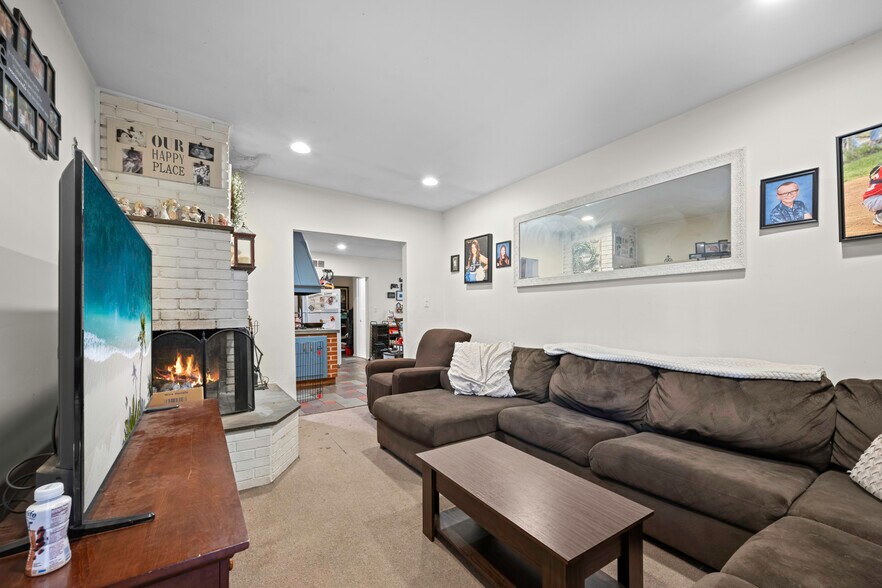 More Photos Of 10 Hunter Ave, Miller Place Office Residential For Sale