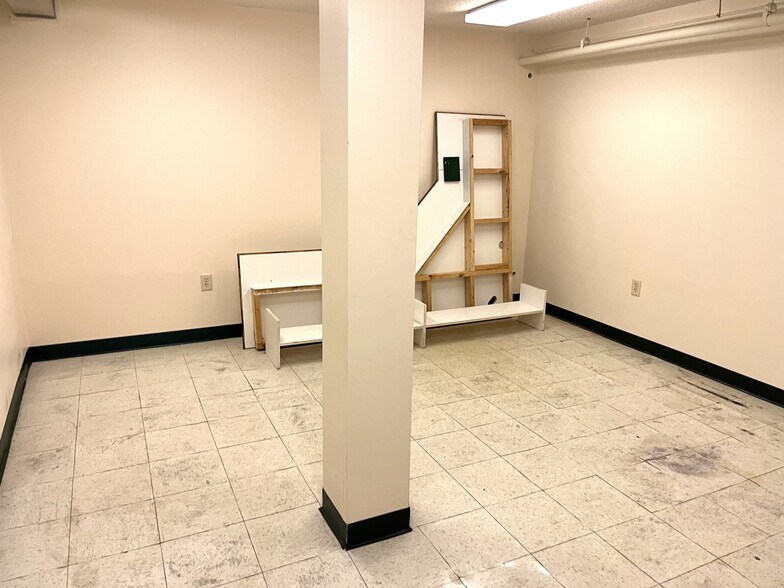 More Photos Of 20 E Burd St, Shippensburg Office Residential For Lease