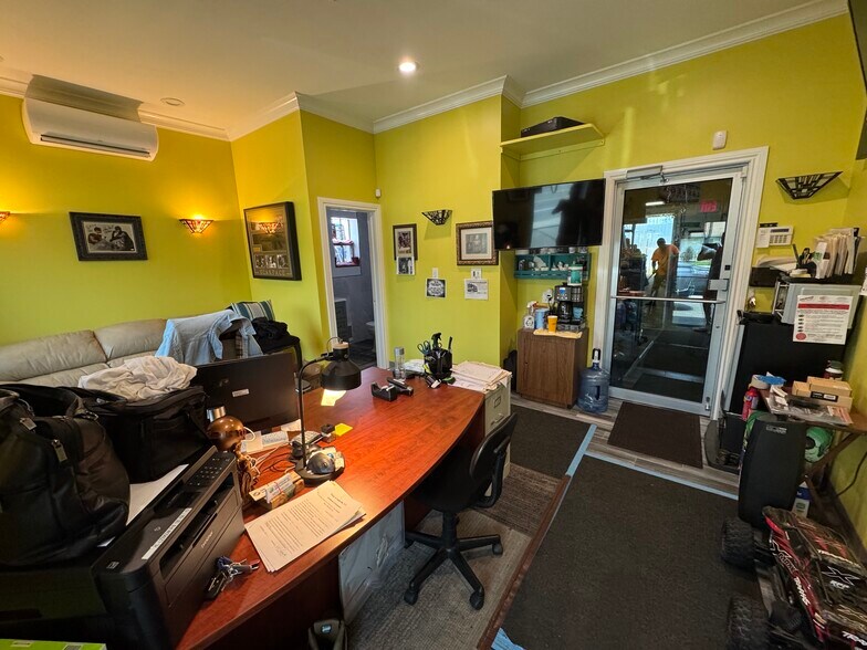 More Photos Of 135 Dixon Ave, Amityville Service For Lease