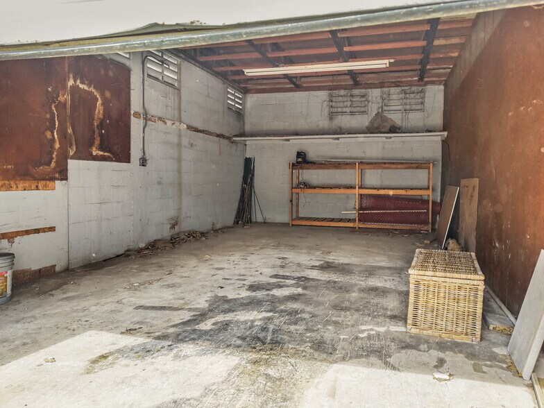 More Photos Of 775 NW 21st St, Miami Service For Sale