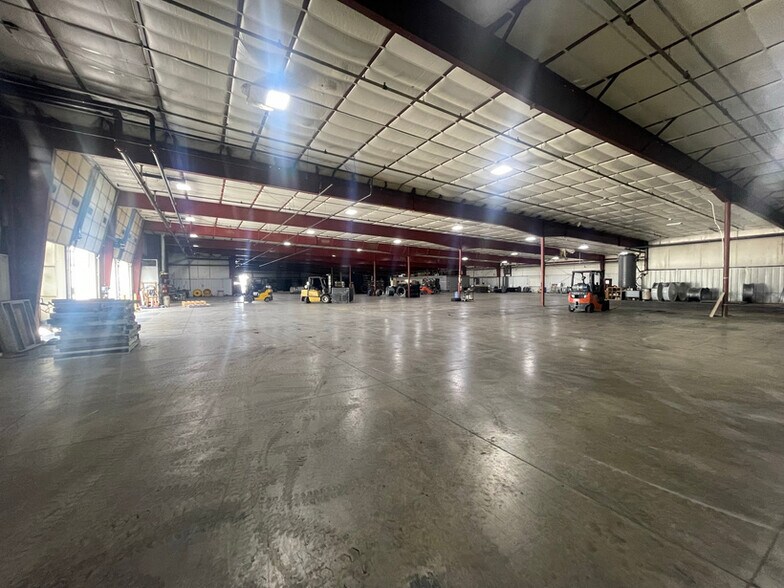 More Photos Of 26378 289th Pl, Adel Manufacturing For Sale