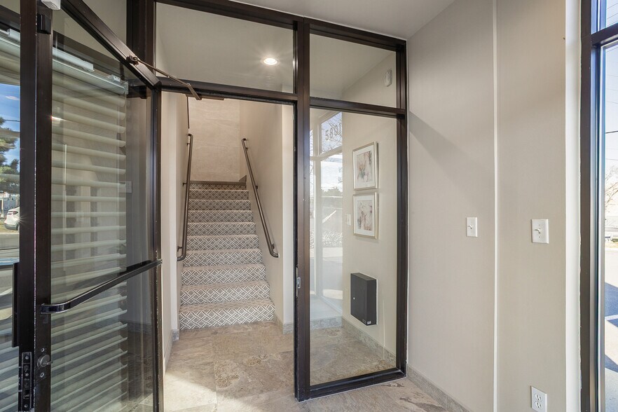 More Photos Of 5801 Logan St, Denver Research And Development For Lease