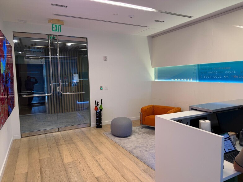 More Photos Of 7950 NW 53rd St, Doral Medical For Sale