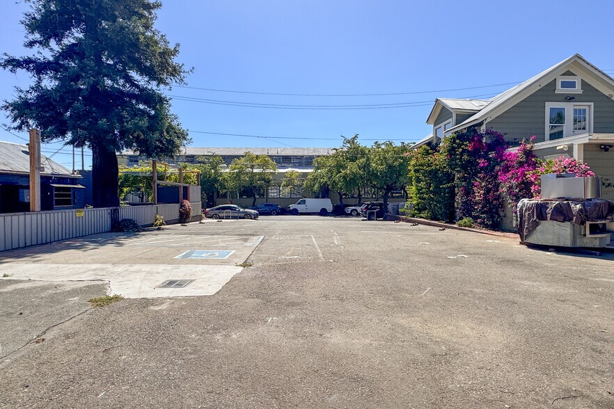 More Photos Of 5862-5872 Doyle St, Emeryville Restaurant For Sale