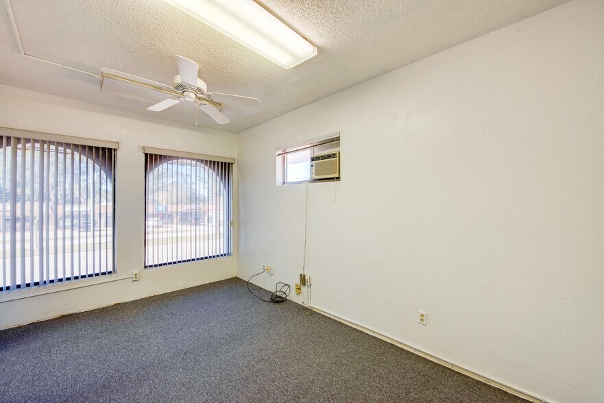 More Photos Of 1617 Ridgewood Ave, Holly Hill Unknown For Lease