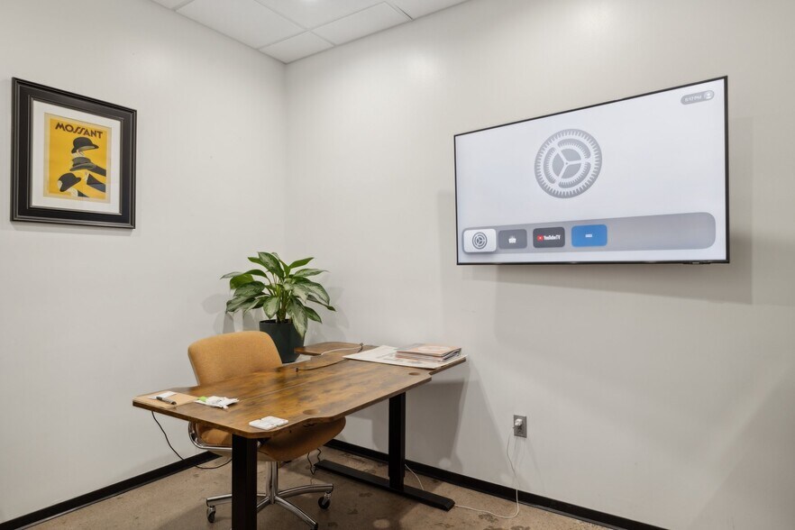 More Photos Of 14201 N Hayden Rd, Scottsdale Light Distribution For Lease