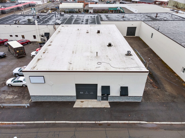 More Photos Of 104 N Duane Ave, Endicott Industrial For Lease