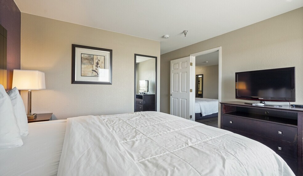 More Photos Of 9041 Brighton Rd, Henderson Hotel For Sale