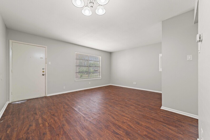 More Photos Of 2222 Vance Jackson Rd, San Antonio Apartments For Sale