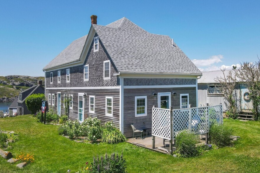 More Photos Of 5 Wharf Hill Rd, Monhegan Hospitality For Sale