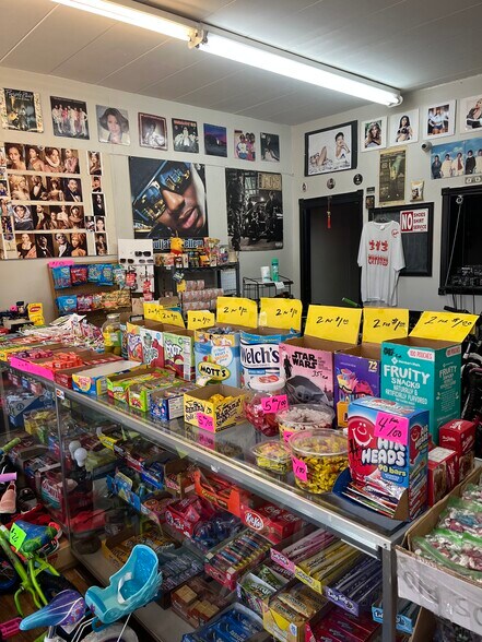 More Photos Of 20477 Van Dyke St, Detroit General Retail For Sale