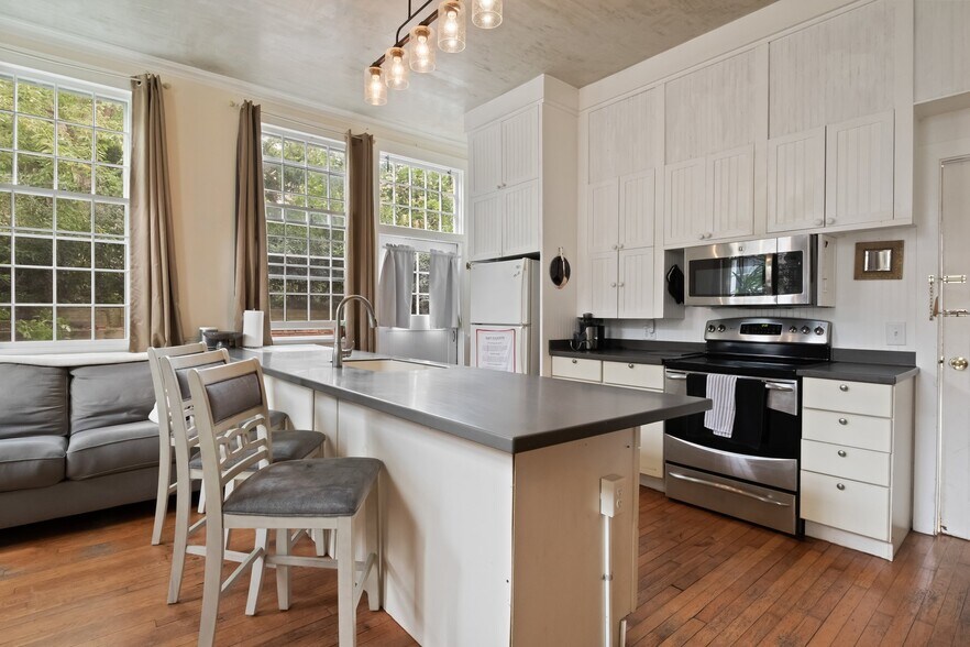 More Photos Of 418 Commercial St, Provincetown Storefront Retail Residential For Sale