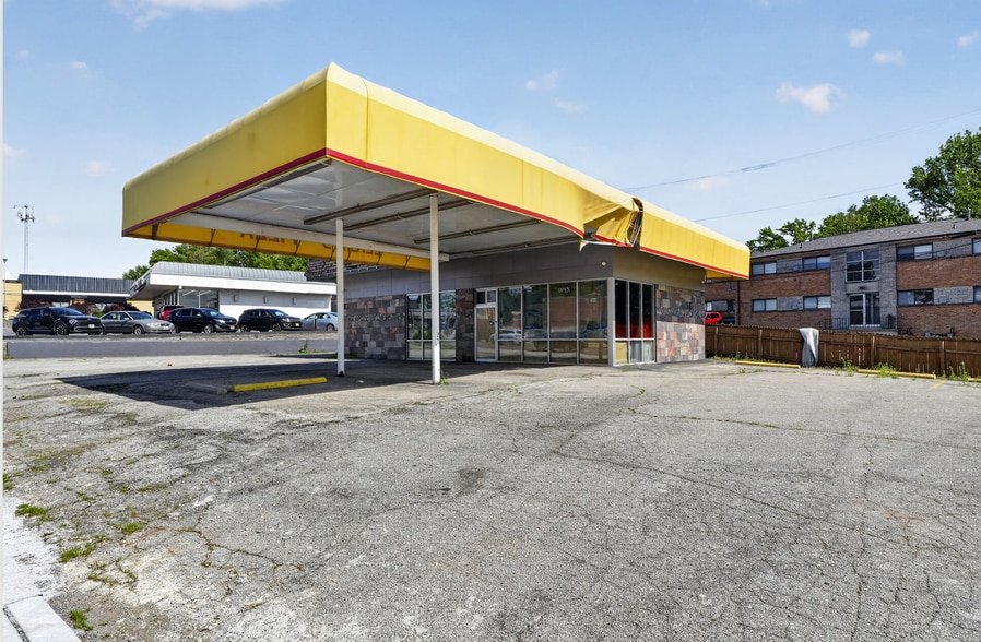 More Photos Of 8570 Watson Rd, Saint Louis Freestanding For Lease