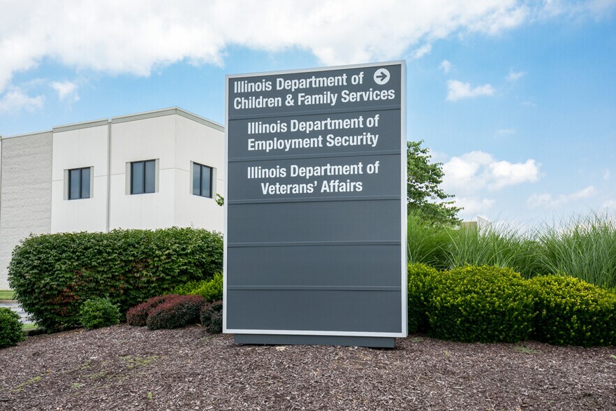 More Photos Of 7650 Magna Dr, Belleville Medical For Lease