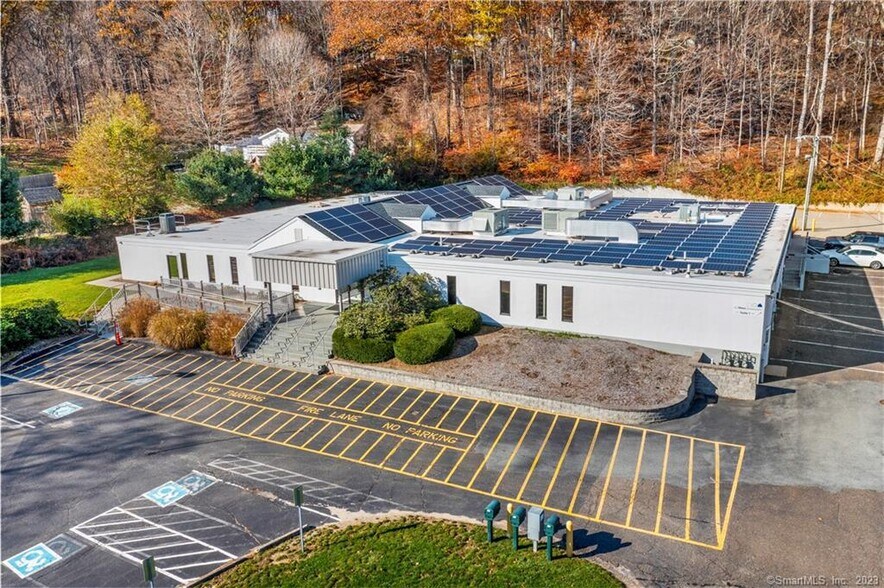 More Photos Of 192 Westbrook Rd, Essex Medical For Lease