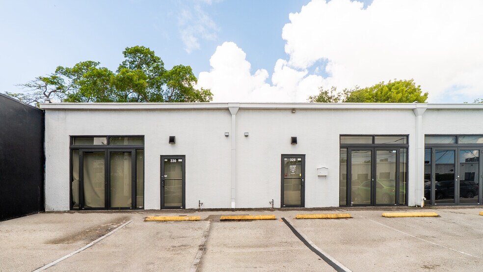 More Photos Of 324 NE 61st St, Miami Warehouse For Lease