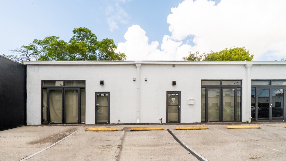 More Photos Of 326 NE 61st St, Miami Storefront Retail Office For Lease