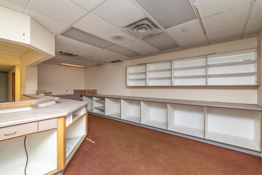 More Photos Of 600-660 W Saint Germain St, Saint Cloud Freestanding For Sale