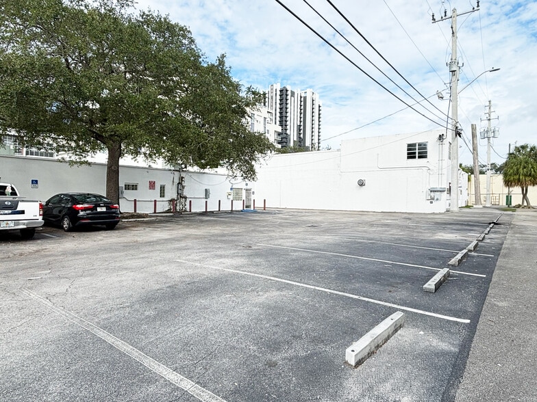 More Photos Of 710 N Federal Hwy, Fort Lauderdale Storefront Retail Office For Lease