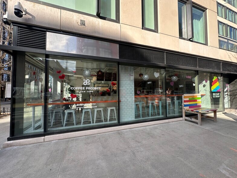 More Photos Of 450 Washington St, New York Apartments For Sale