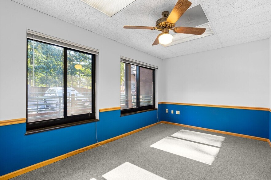 More Photos Of 7960-7990 Old Georgetown Rd, Bethesda Medical For Lease