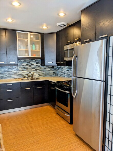More Photos Of 2440 Chelsea Pl, Santa Monica Multifamily For Sale