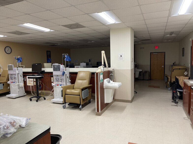 More Photos Of 2812 Williams St, Savannah Medical For Lease