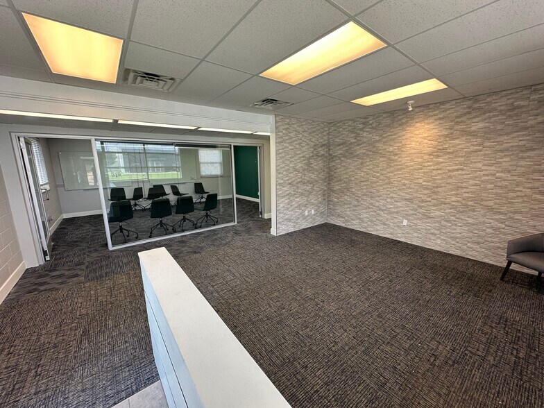 More Photos Of 519 E Walnut St, Springfield Office Residential For Sale