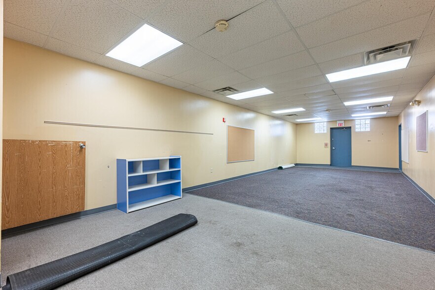 More Photos Of 511-517 Steele Ave, Dayton Storefront Retail Office For Sale