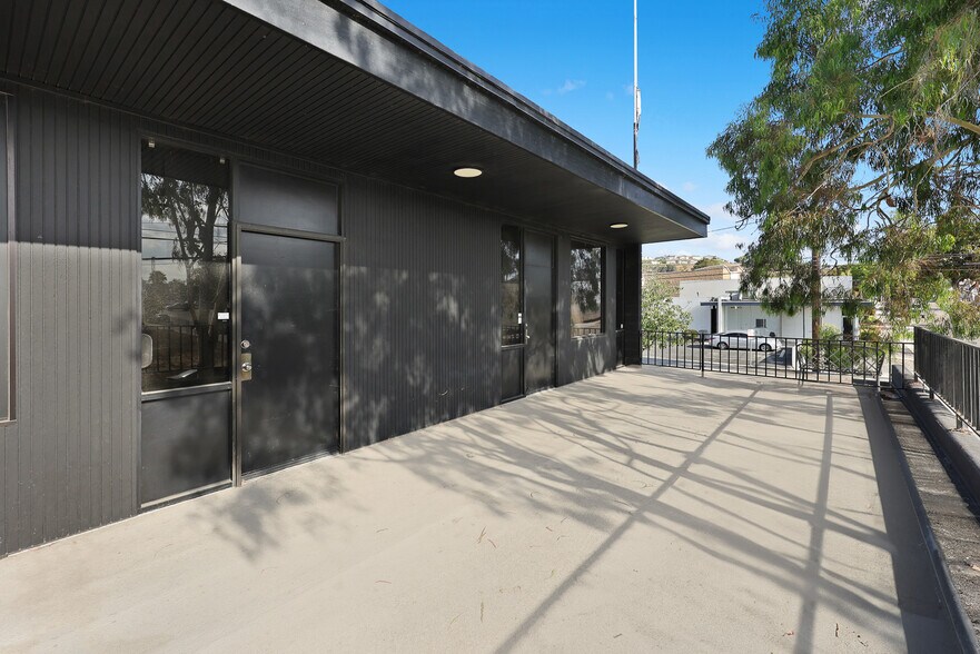 More Photos Of 2702 Saint Louis Ave, Signal Hill Warehouse For Lease