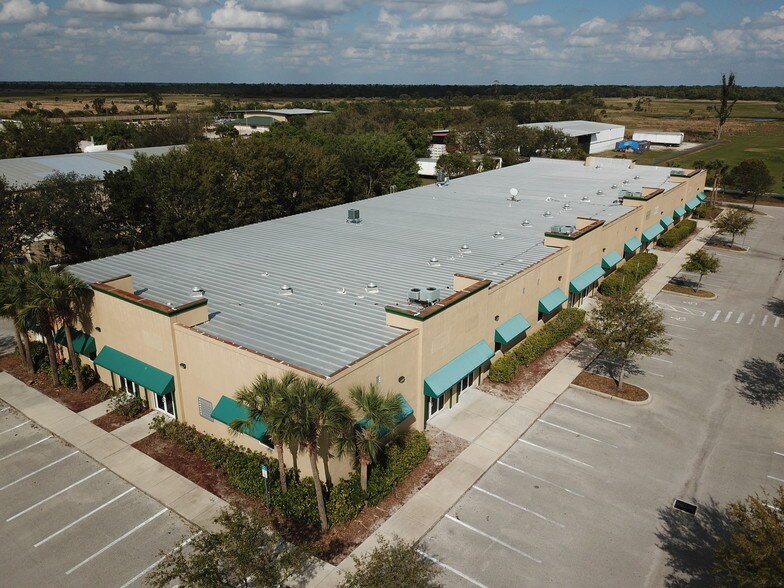 More Photos Of 2050 Commerce Ave, Immokalee Service For Lease