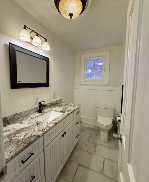 More Photos Of 1004 Park Ave, Galena Specialty For Sale