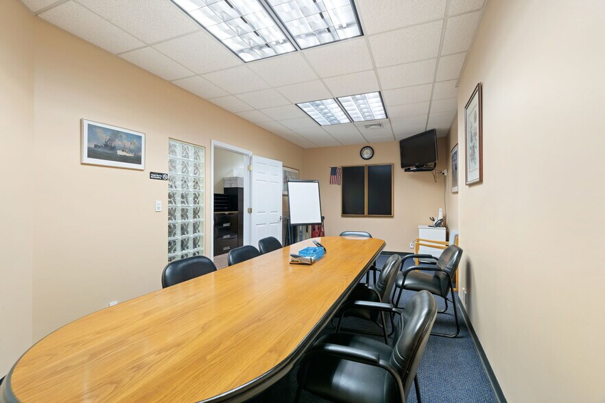 More Photos Of 1190 Hylan Blvd, Staten Island Office For Sale