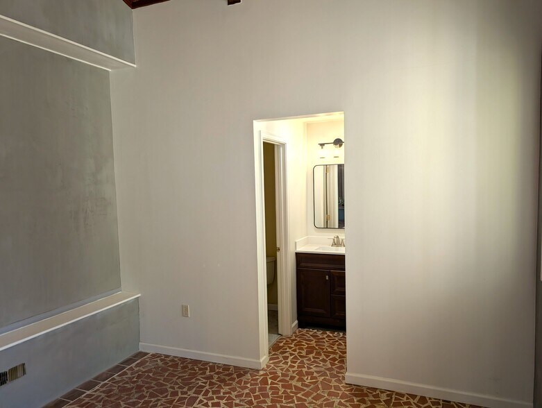 More Photos Of 395 Russell Dr, Smyrna Daycare Center For Lease