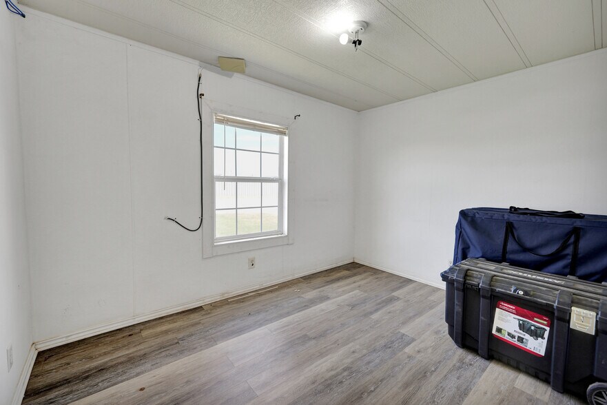 More Photos Of 9013 W County Road 160, Midland Showroom For Sale