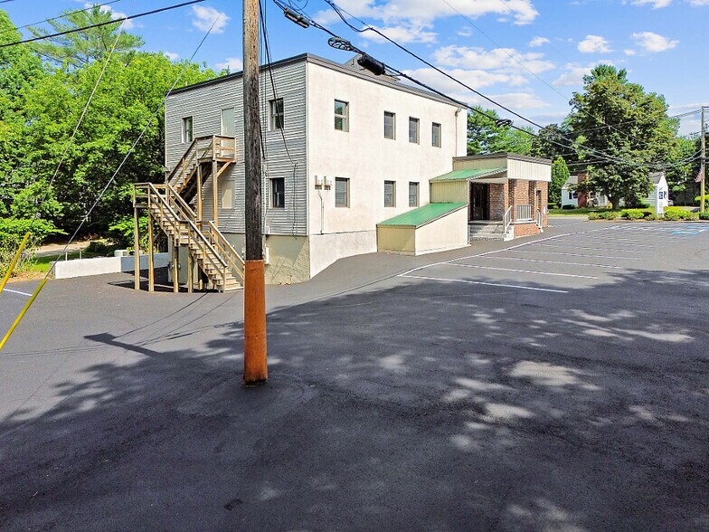 More Photos Of 143 Silver St, Waterville Office For Lease
