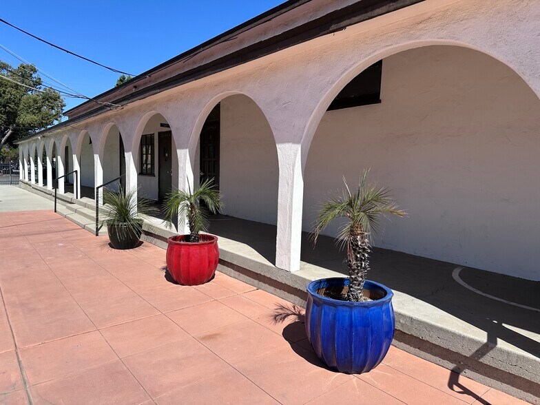More Photos Of 610 N San Antonio Ave, Pomona Specialty For Lease
