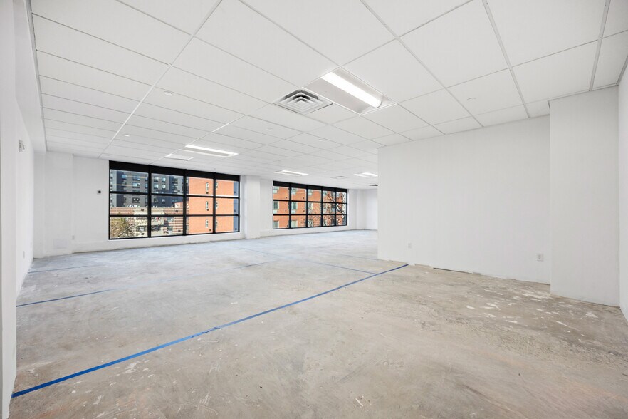 More Photos Of 13320 41st Rd, Flushing Office For Sale