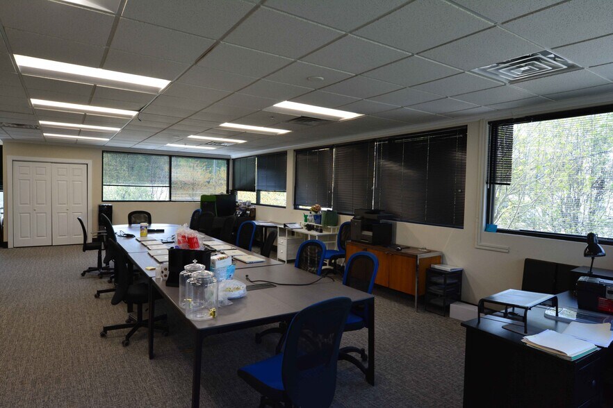 More Photos Of 519 Lancaster Ave, Malvern Office For Sale