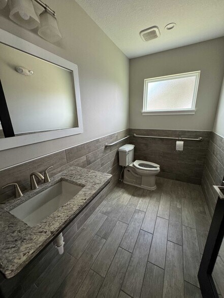 More Photos Of 7265 SW Sr-200 Hwy, Ocala General Retail For Sale