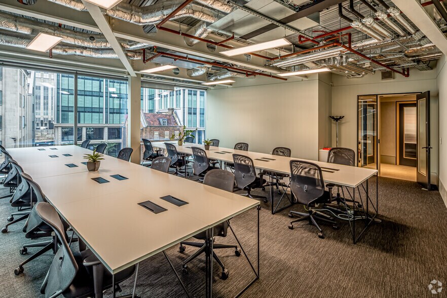 More Photos Of 20 Farringdon St, London Coworking Space