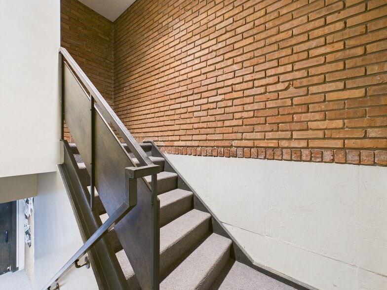 More Photos Of 8450 N Shermer Rd, Niles Religious Facility For Sale