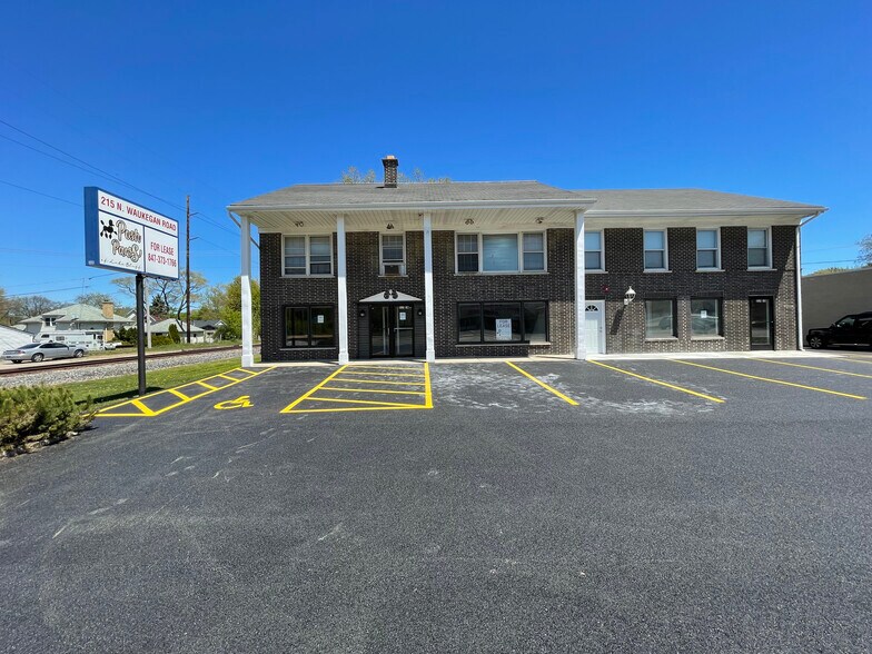 More Photos Of 215 N Waukegan Rd, Lake Bluff Convenience Store For Sale