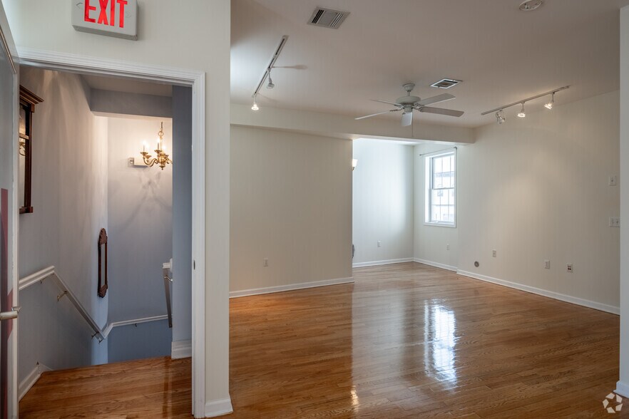 More Photos Of 10 Prospect St, Westfield Storefront Retail Office For Sale