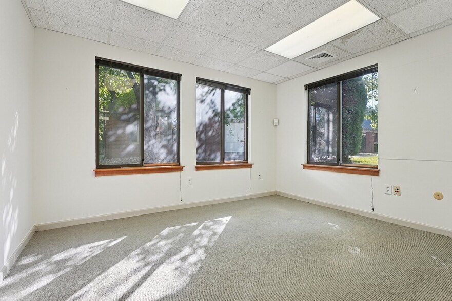 More Photos Of 176 Tamarack Cir, Skillman Office For Sale