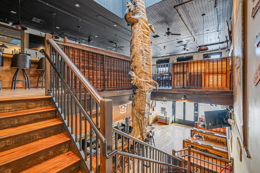 More Photos Of 209 W Congress St, Savannah Restaurant For Sale