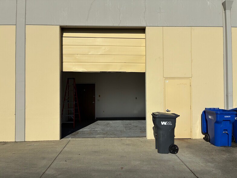 More Photos Of 20974-20988 Corsair Blvd, Hayward Research And Development For Lease