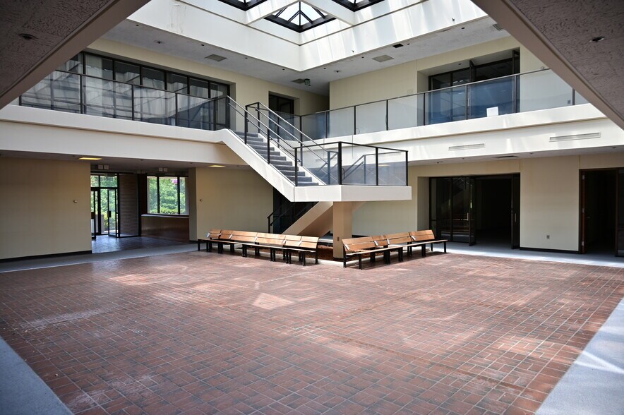 More Photos Of 1 Walker Rd, Martinsville Manufacturing For Lease