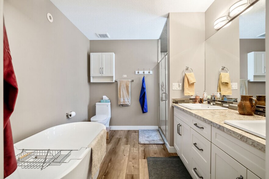 More Photos Of 2226 Westmount Rd NW, Calgary Apartments For Sale